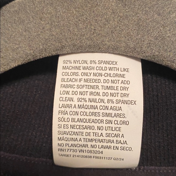 All in Motion Black Seamless 1/2 Zip Athletic Top…size L - Picture 4 of 6